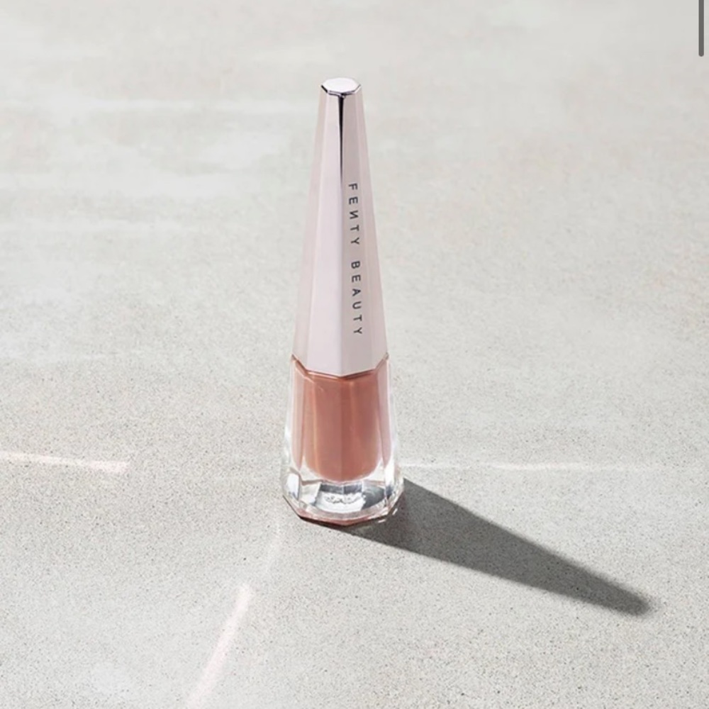 BNWT Fenty Beauty Stunna Lip Paint in shade “Unbutton”